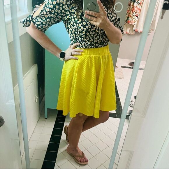 Modcloth Winner's Circle Skater Skirt Textured Mini Skirt Yellow ALine 1X NWT - Picture 3 of 13